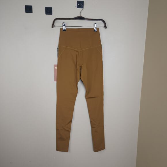 Girlfriend Collective Compressive High-Rise Legging in Saddle Size XS - Picture 5 of 8